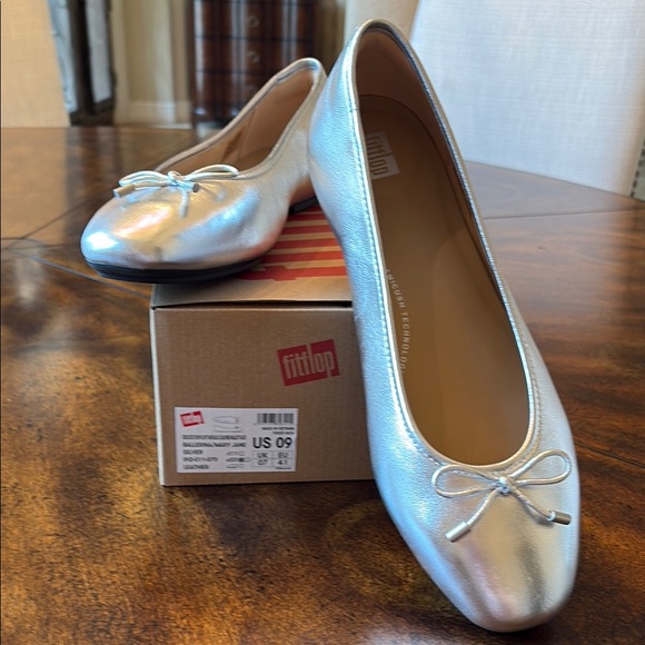 Fitflop Shoes - NWB FitFlop Delicato Silver Ballet Flats